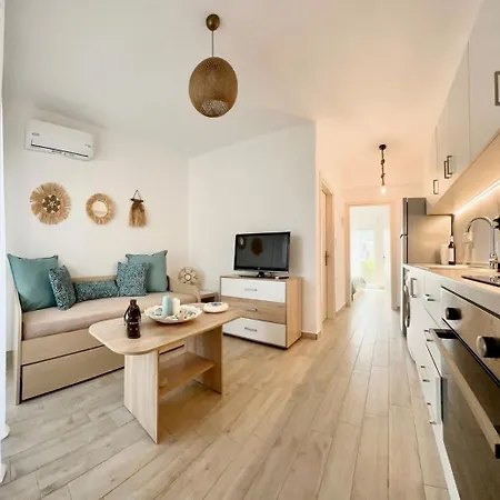 Danai With Pool Access Apartment